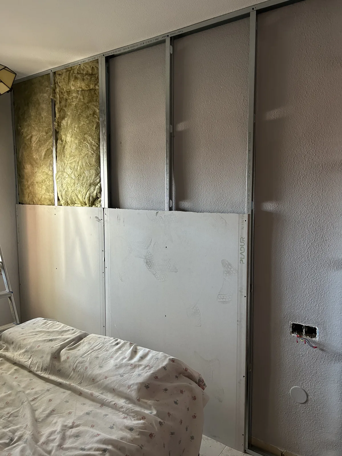 Tabique de pladur con acabado listo para pintar