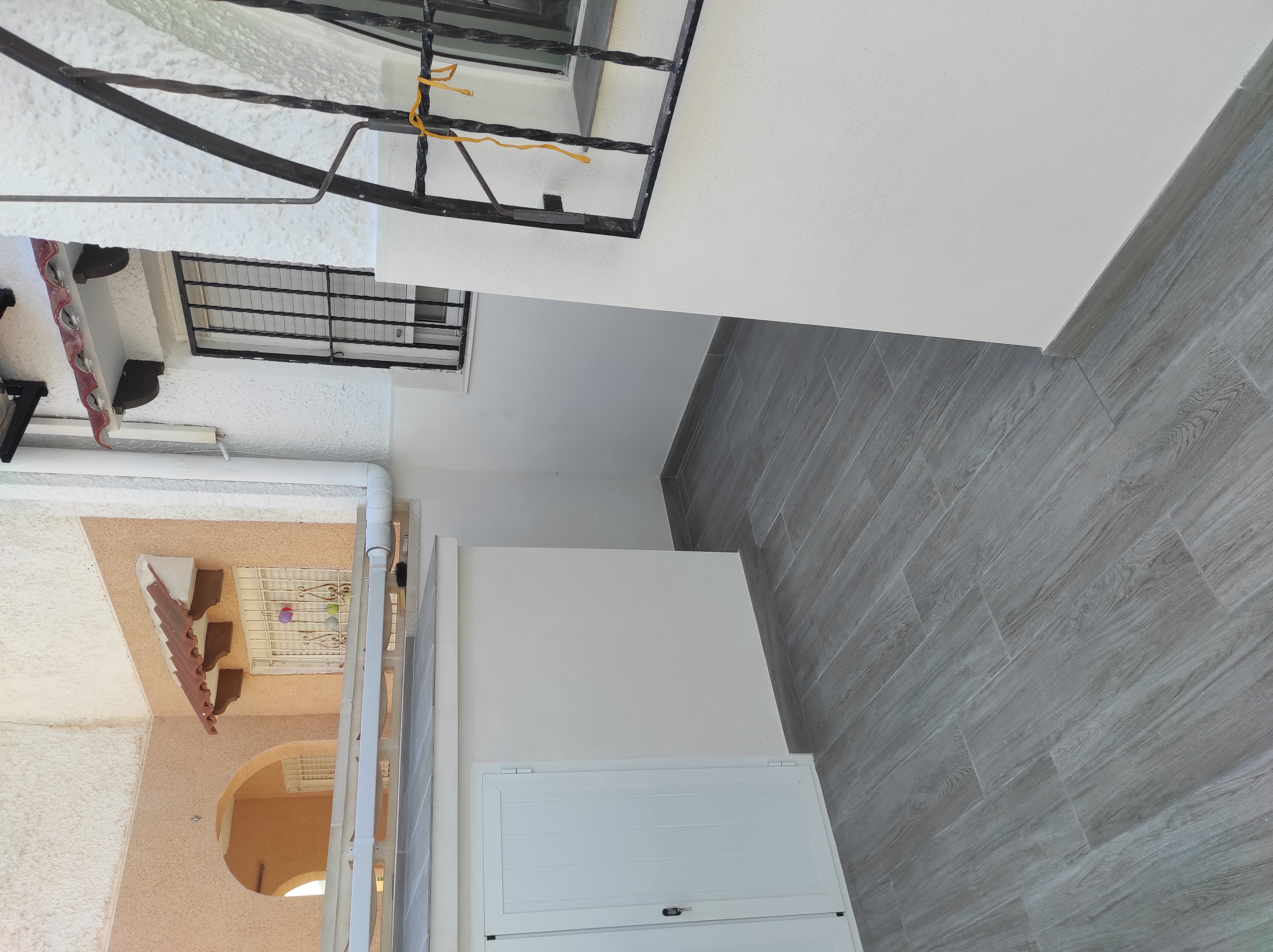 Solarium con acabado en porcelánico